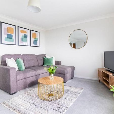 Wow! Seaview Beach Apartment Sleeps 6-Free Parking Bornemouth Extérieur photo